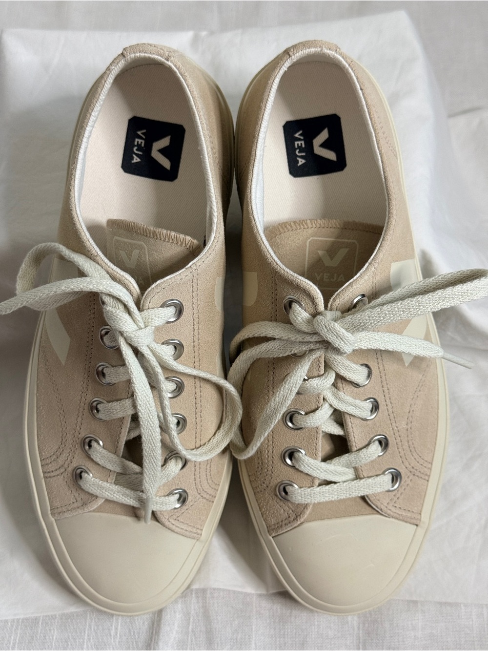 VEJA Wata II Low Suede Sneakers Almond Pierre Beige Size EU 40 US 9 NWOT